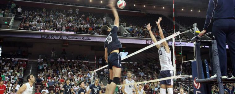 How does volleyball scoring work?